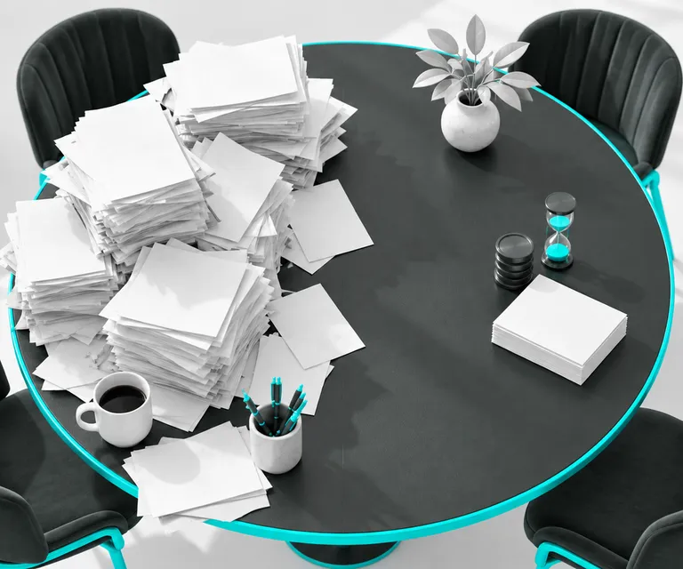 Mesa de reunião com pilhas de tarefas, fichas e ampulheta representando trabalho repetitivo.