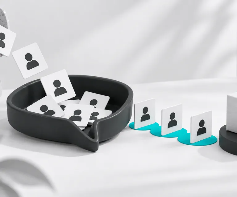 Interações de redes sociais reunidas em um balão de atendimento.