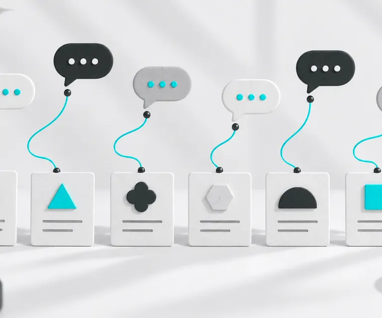 Fichas de clientes com símbolos diferentes ligadas a conversas individuais.